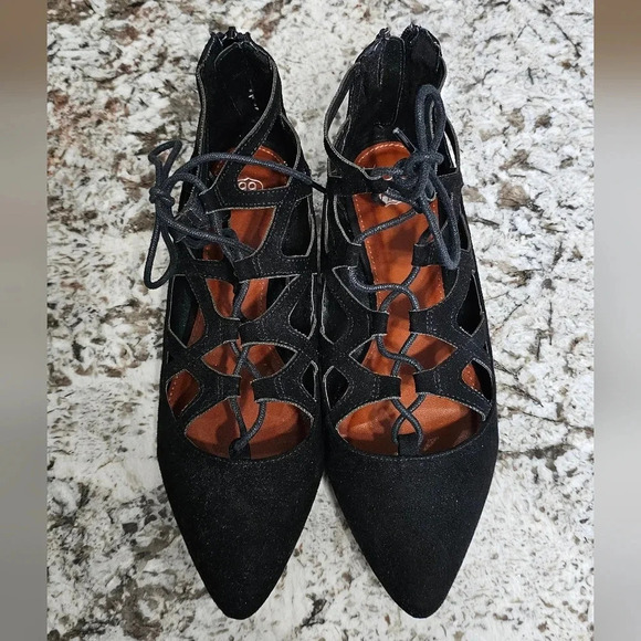 ROUTE 66 Black Pointed Toe Lace-up Flats Sz 9M - Picture 1 of 5